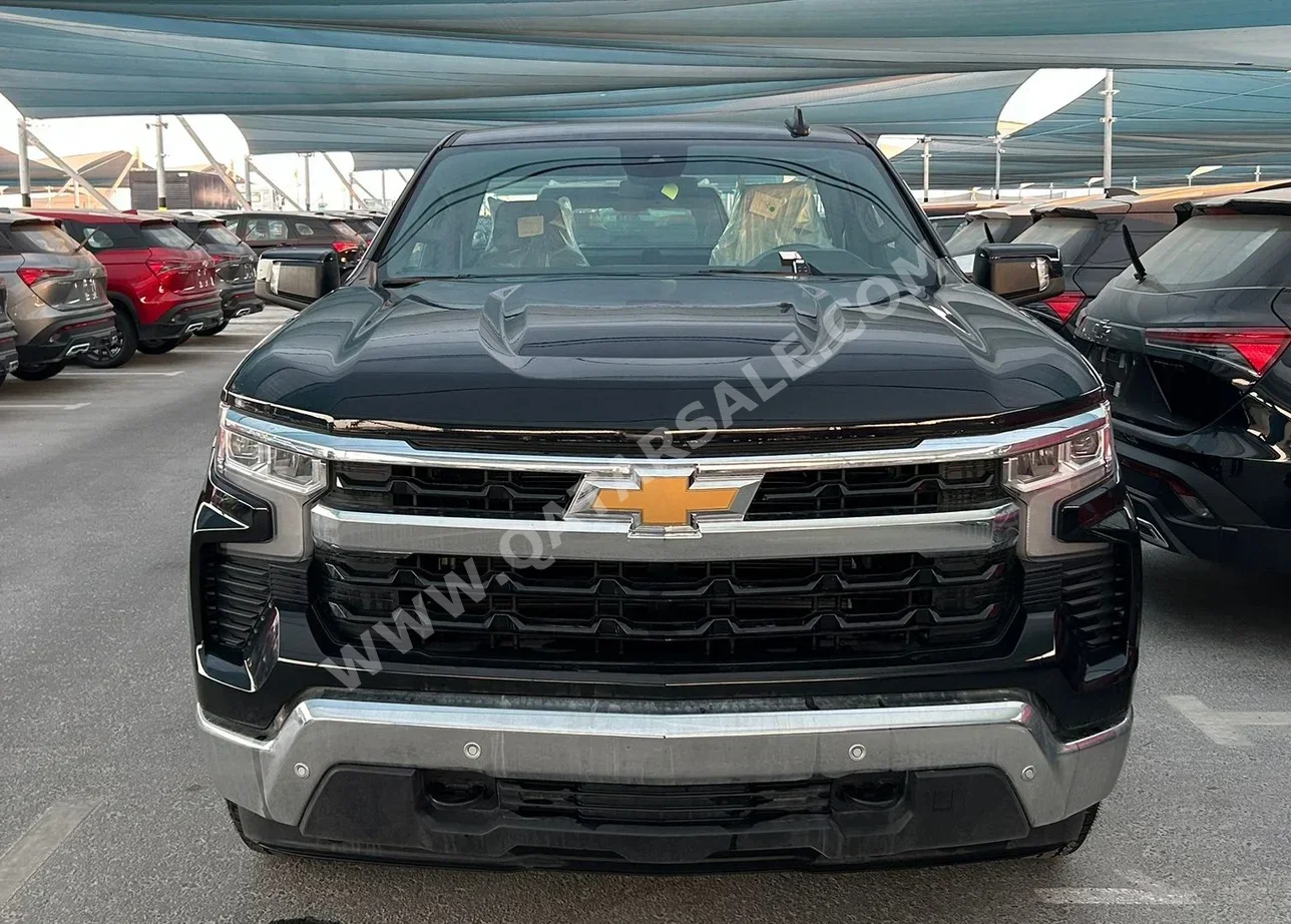 Chevrolet  Silverado  LT  2024  Automatic  0 Km  8 Cylinder  Four Wheel Drive (4WD)  Pick Up  Black Matte  With Warranty