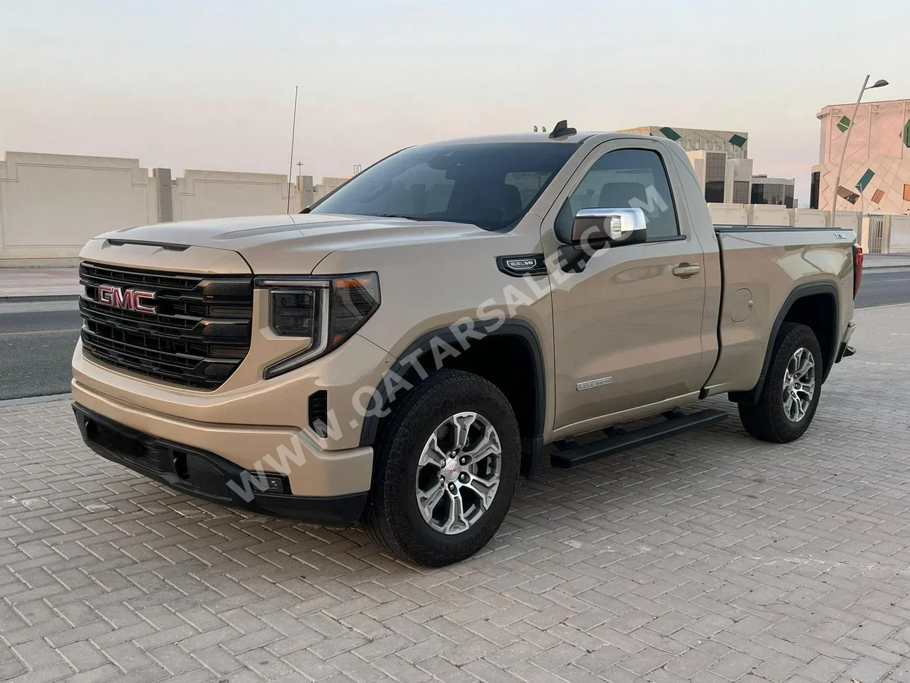 GMC  Sierra  Elevation  2023  Automatic  25,000 Km  8 Cylinder  Four Wheel Drive (4WD)  Pick Up  Beige  With Warranty