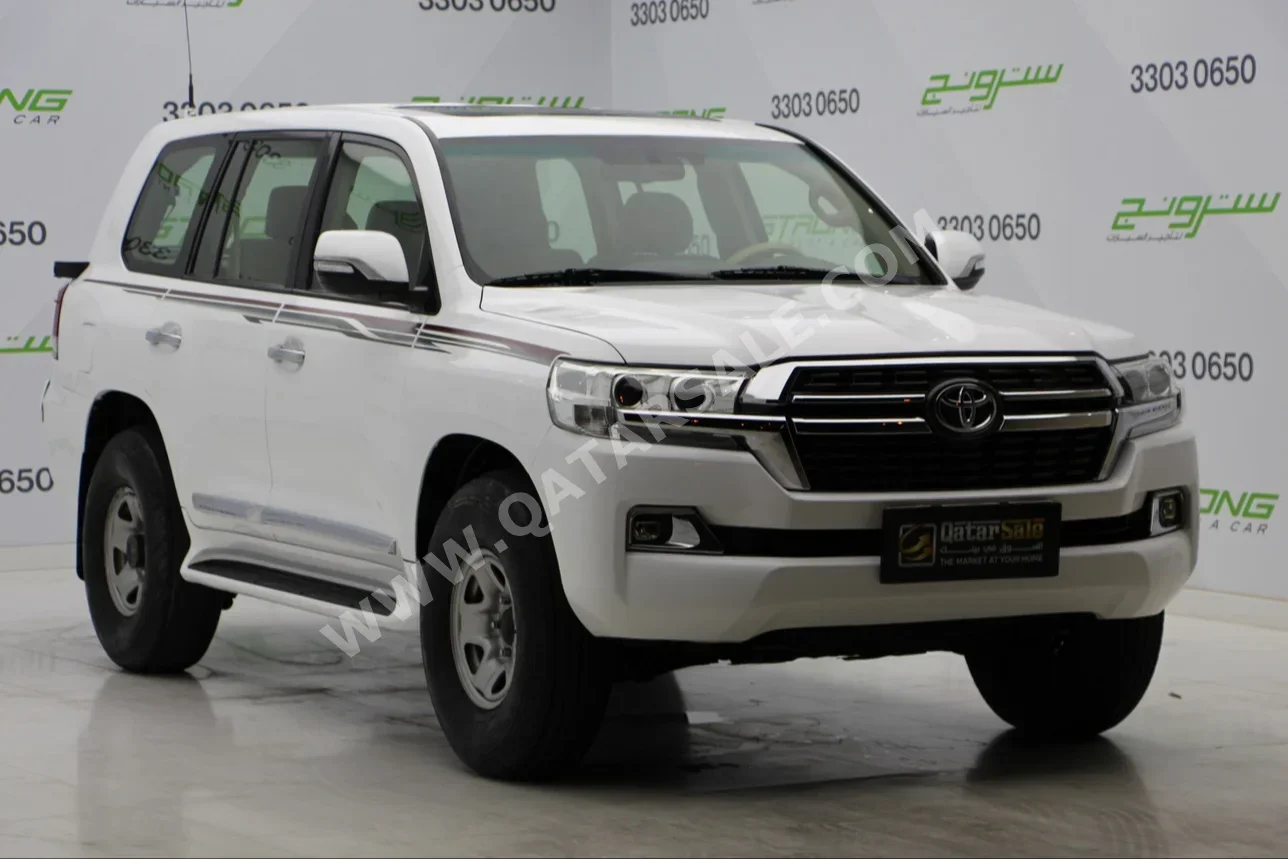 Toyota  Land Cruiser  GXR  2009  Automatic  453,629 Km  8 Cylinder  Four Wheel Drive (4WD)  SUV  White