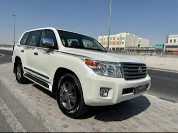 Toyota  Land Cruiser  GXR  2015  Automatic  338,000 Km  8 Cylinder  Four Wheel Drive (4WD)  SUV  White