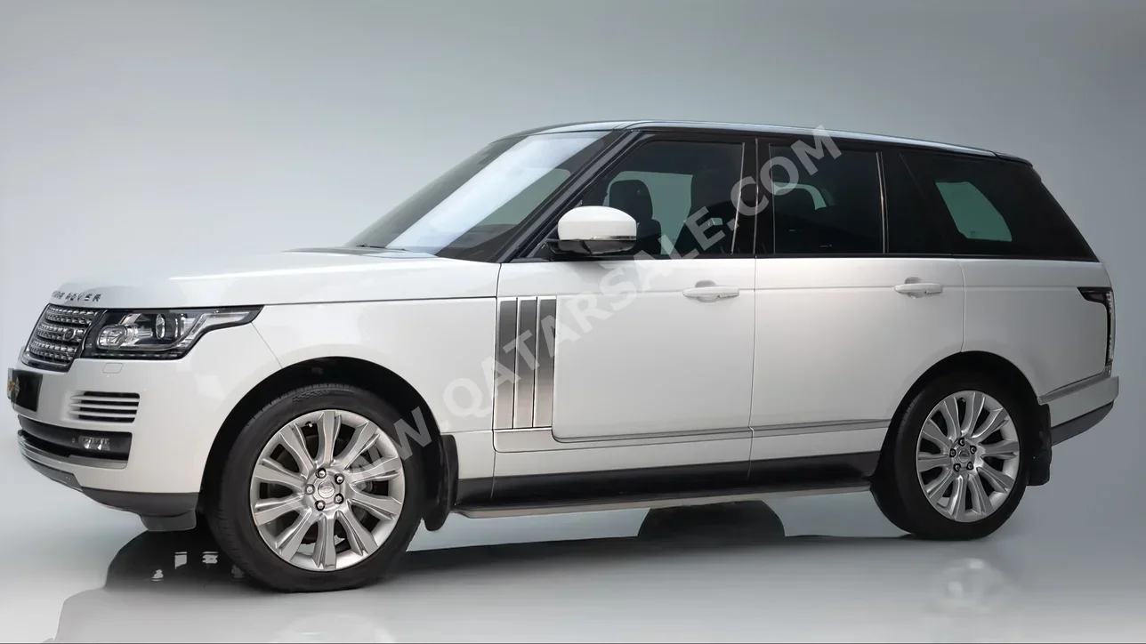 Land Rover  Range Rover  Vogue SE Super charged  2014  Automatic  182٬000 Km  6 Cylinder  Four Wheel Drive (4WD)  SUV  White