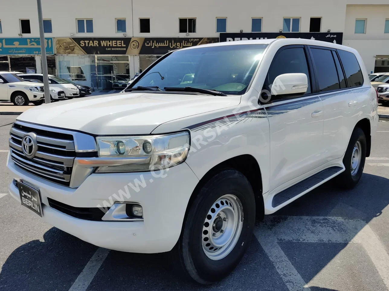 Toyota  Land Cruiser  GXR  2017  Automatic  316,000 Km  6 Cylinder  Four Wheel Drive (4WD)  SUV  White