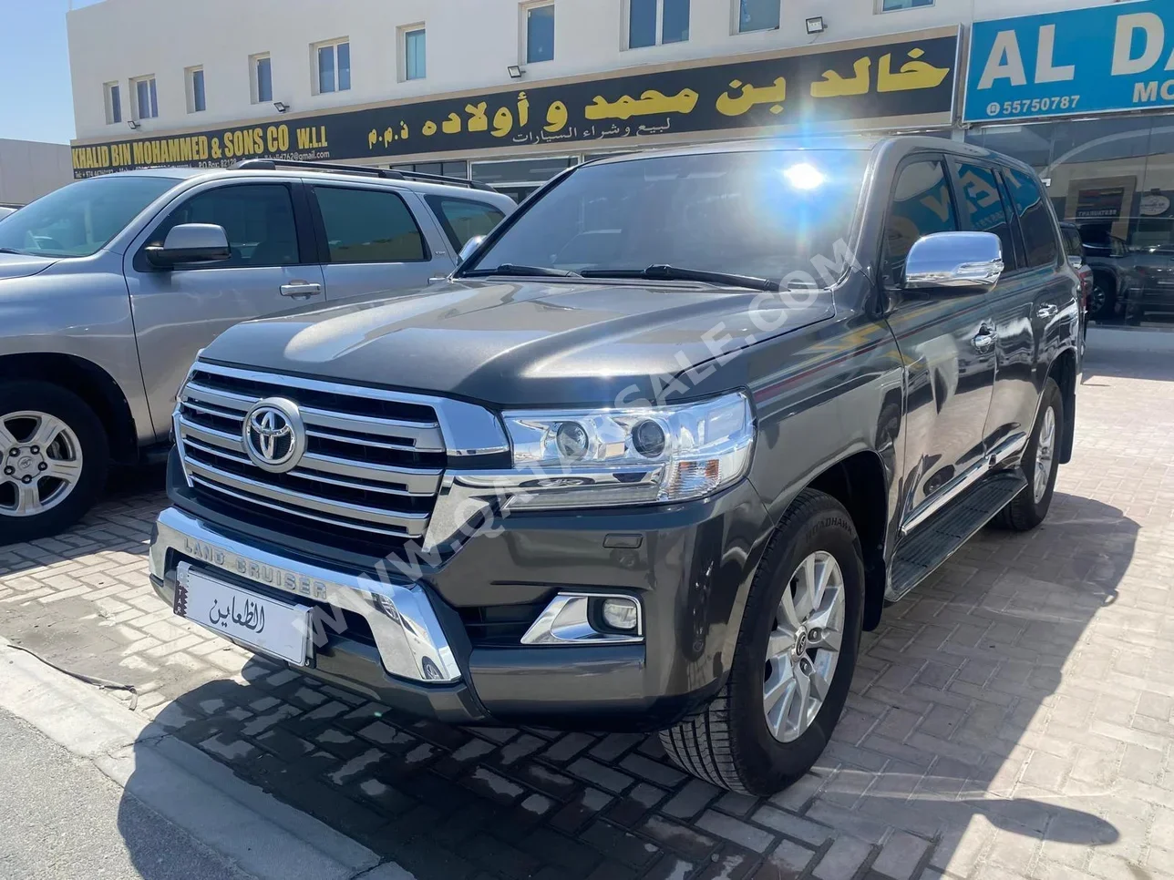 Toyota  Land Cruiser  GXR  2016  Automatic  308,000 Km  8 Cylinder  Four Wheel Drive (4WD)  SUV  Gray