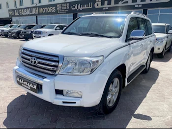 Toyota  Land Cruiser  VXR  2011  Automatic  500,000 Km  8 Cylinder  Four Wheel Drive (4WD)  SUV  White