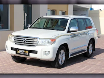 Toyota  Land Cruiser  VXR  2013  Automatic  287٬000 Km  8 Cylinder  Four Wheel Drive (4WD)  SUV  Pearl