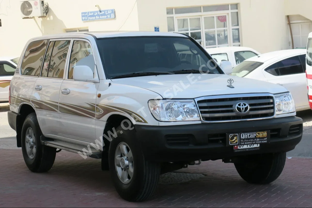 Toyota  Land Cruiser  GXR  2003  Manual  185٬000 Km  6 Cylinder  Four Wheel Drive (4WD)  SUV  White