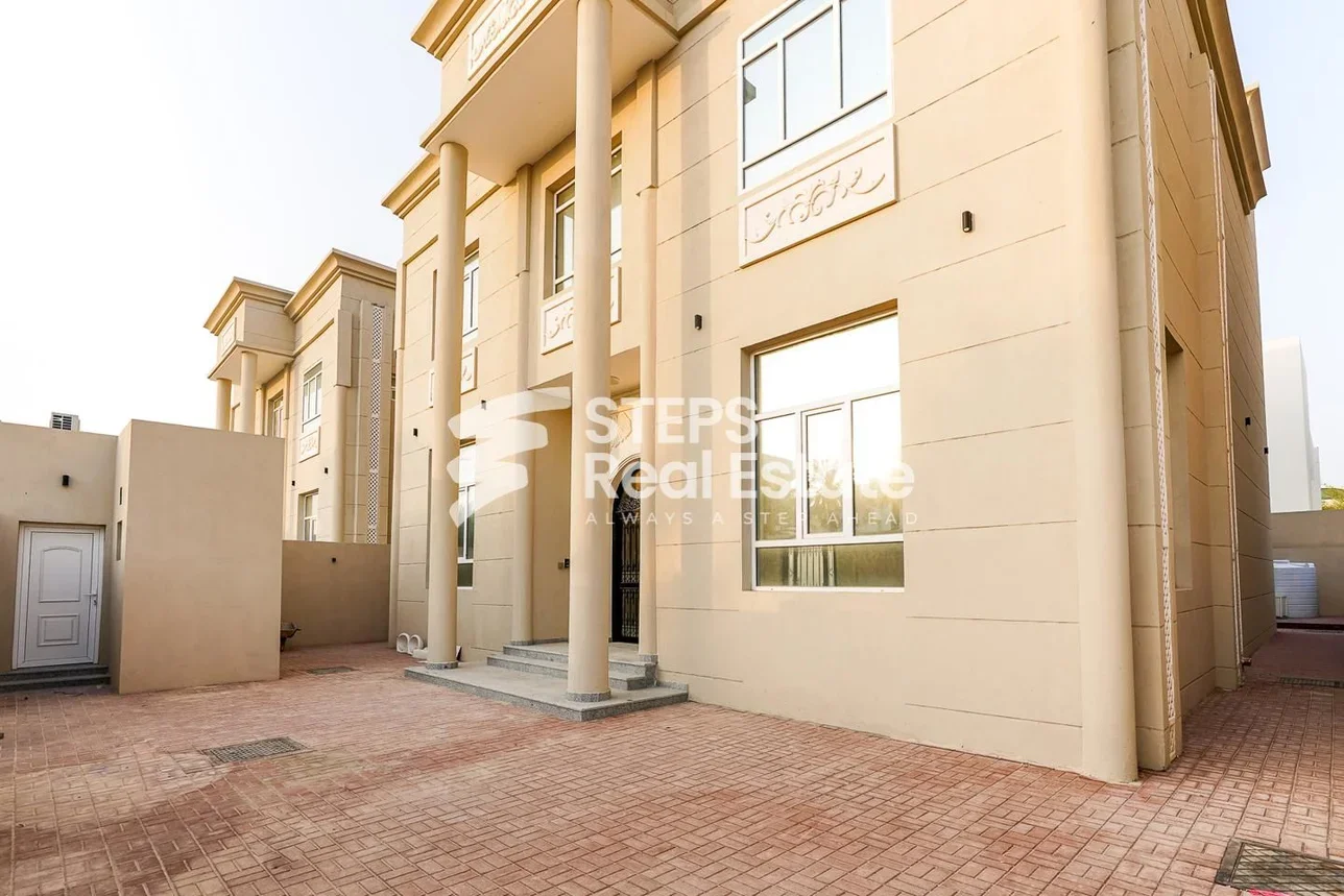 Family Residential  - Not Furnished  - Doha  - Al Duhail  - 8 Bedrooms