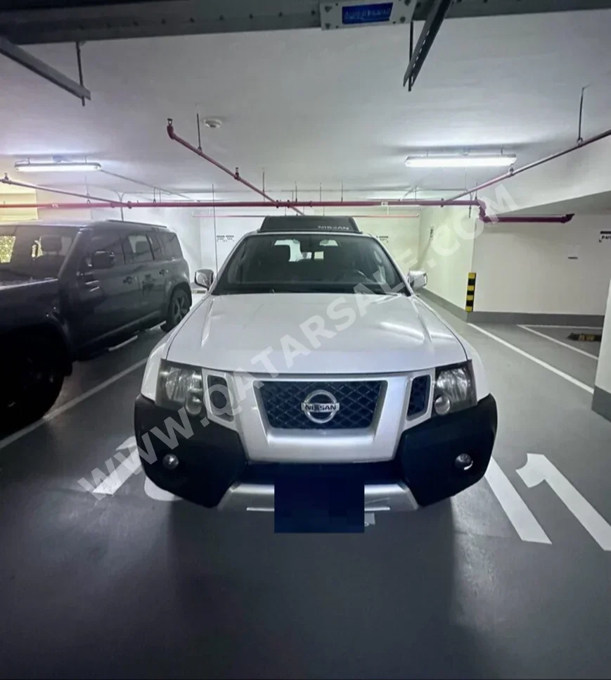 Nissan  Xterra  S  2012  Automatic  160,000 Km  6 Cylinder  All Wheel Drive (AWD)  SUV  White