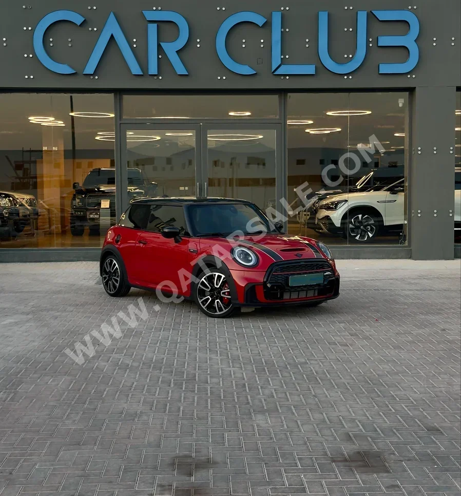 Mini  Cooper  JCW  2022  Automatic  11٬000 Km  4 Cylinder  Front Wheel Drive (FWD)  Hatchback  Red