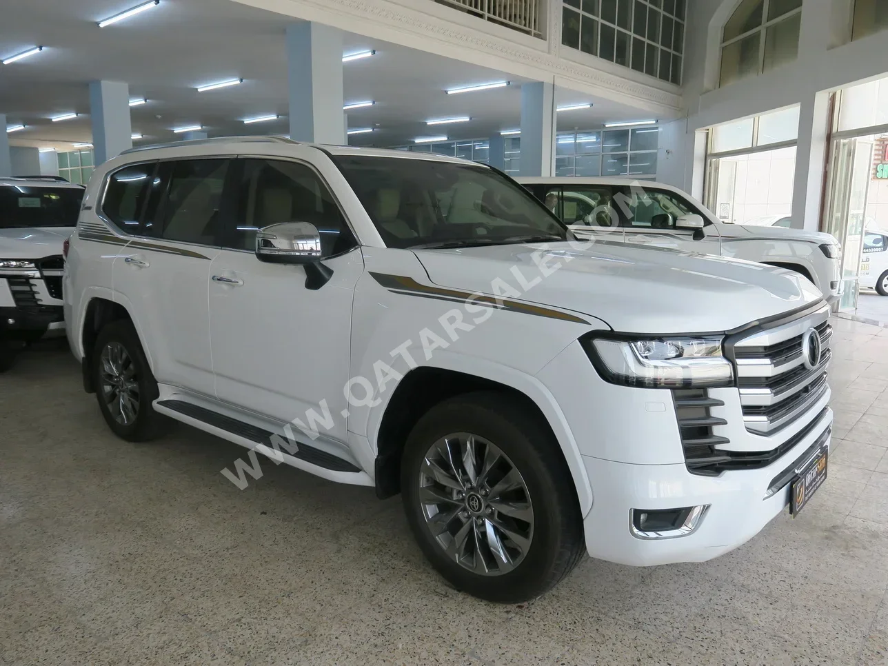 Toyota  Land Cruiser  VXR Twin Turbo  2022  Automatic  70,000 Km  6 Cylinder  Four Wheel Drive (4WD)  SUV  White  With Warranty