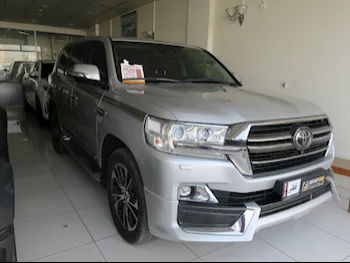 Toyota  Land Cruiser  GXR  2018  Automatic  70,000 Km  8 Cylinder  Four Wheel Drive (4WD)  SUV  Silver