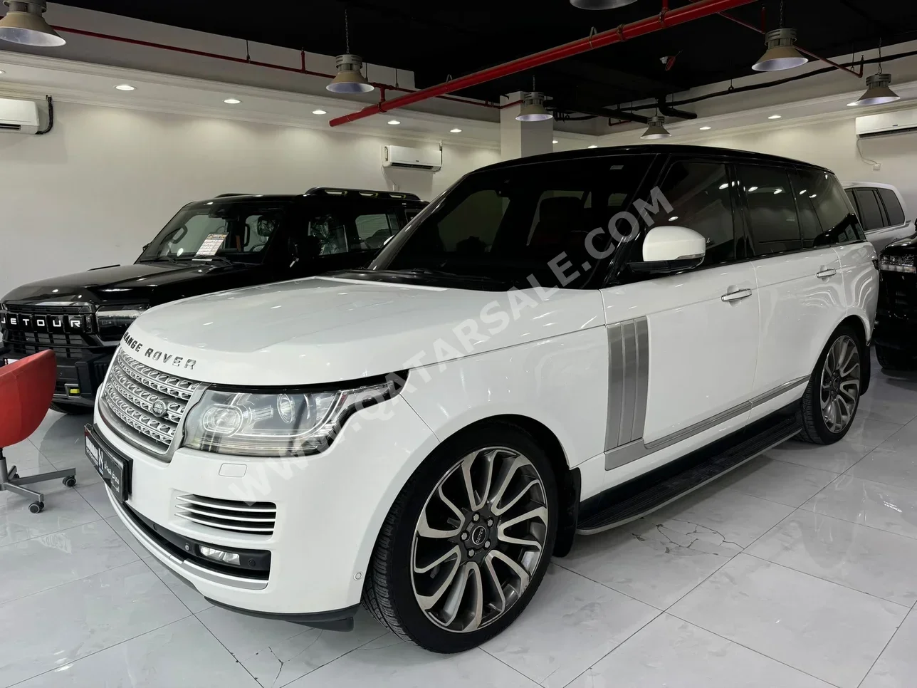 Land Rover  Range Rover  Vogue  Autobiography  2015  Automatic  304,000 Km  8 Cylinder  Four Wheel Drive (4WD)  SUV  White