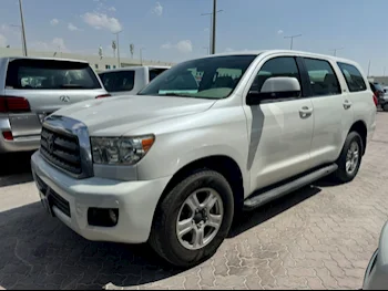 Toyota  Sequoia  2013  Automatic  330,000 Km  8 Cylinder  Four Wheel Drive (4WD)  SUV  White