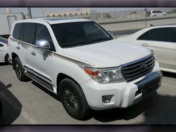 Toyota  Land Cruiser  GXR  2015  Automatic  358,000 Km  8 Cylinder  Four Wheel Drive (4WD)  SUV  White