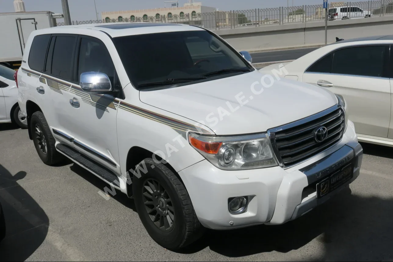 Toyota  Land Cruiser  GXR  2015  Automatic  358,000 Km  8 Cylinder  Four Wheel Drive (4WD)  SUV  White