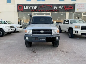 Toyota  Land Cruiser  LX  2021  Manual  139٬000 Km  6 Cylinder  Four Wheel Drive (4WD)  Pick Up  Silver