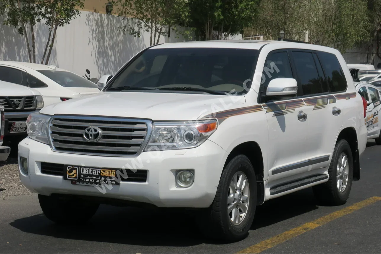 Toyota  Land Cruiser  GXR  2012  Automatic  280,000 Km  8 Cylinder  Four Wheel Drive (4WD)  SUV  White