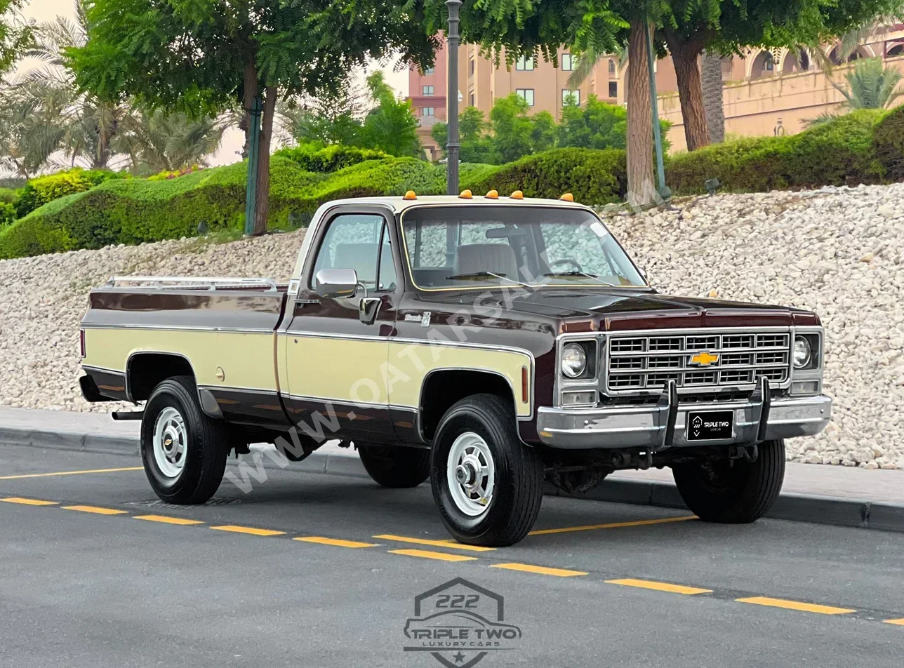 Chevrolet  Silverado  1979  Manual  93,000 Km  8 Cylinder  Four Wheel Drive (4WD)  Pick Up  Beige