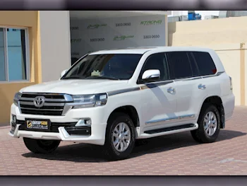 Toyota  Land Cruiser  GXR  2012  Automatic  243,000 Km  8 Cylinder  Four Wheel Drive (4WD)  SUV  White