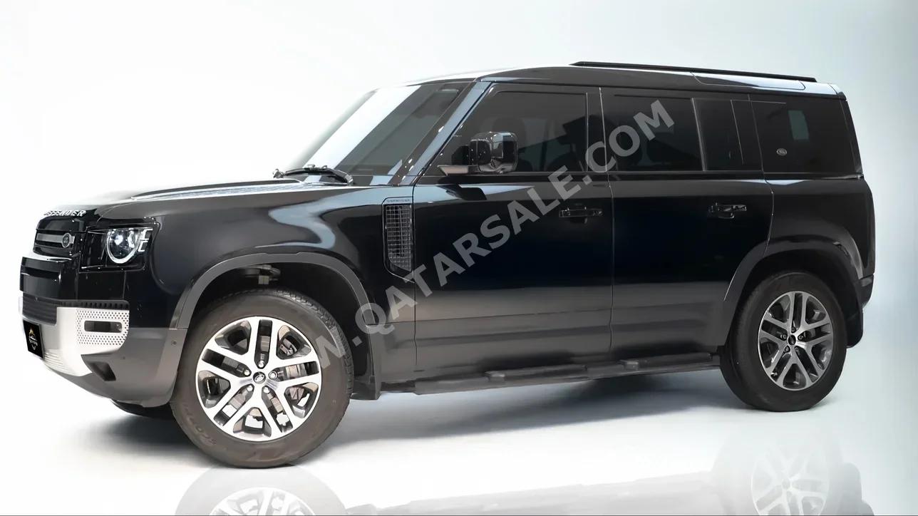 Land Rover  Defender  110 SE  2023  Automatic  52٬000 Km  6 Cylinder  Four Wheel Drive (4WD)  SUV  Black  With Warranty