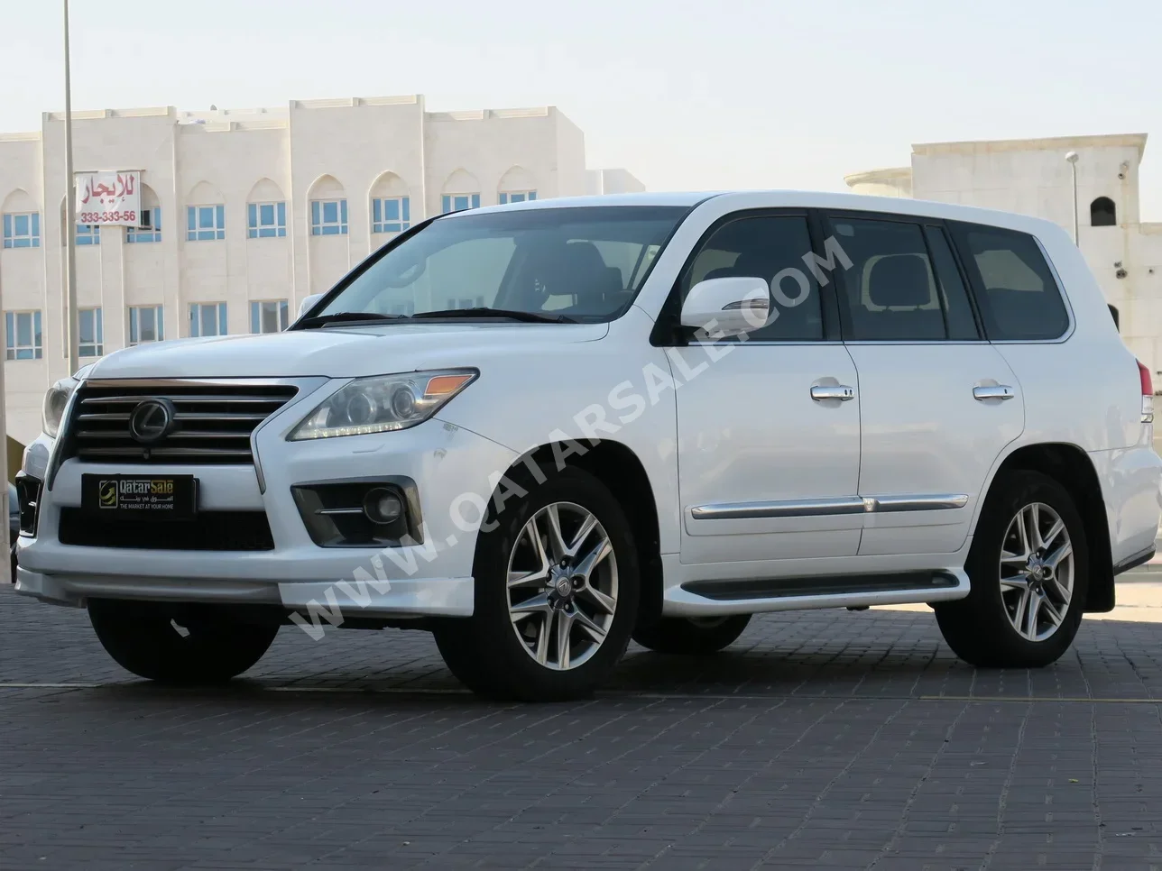 Lexus  LX  570 S  2015  Automatic  312,600 Km  8 Cylinder  Four Wheel Drive (4WD)  SUV  White