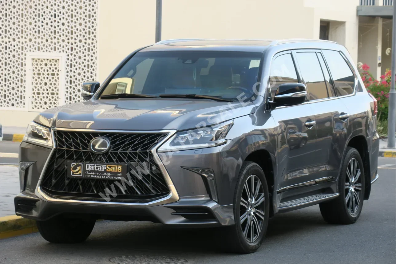 Lexus  LX  570 S  2018  Automatic  140٬000 Km  8 Cylinder  Four Wheel Drive (4WD)  SUV  Gray