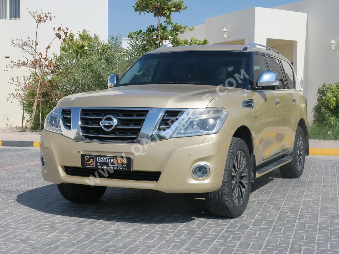 Nissan  Patrol  Platinum  2016  Automatic  263,000 Km  8 Cylinder  Four Wheel Drive (4WD)  SUV  Gold