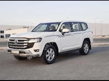 Toyota  Land Cruiser  GXR Twin Turbo  2022  Automatic  130,000 Km  6 Cylinder  Four Wheel Drive (4WD)  SUV  White  With Warranty