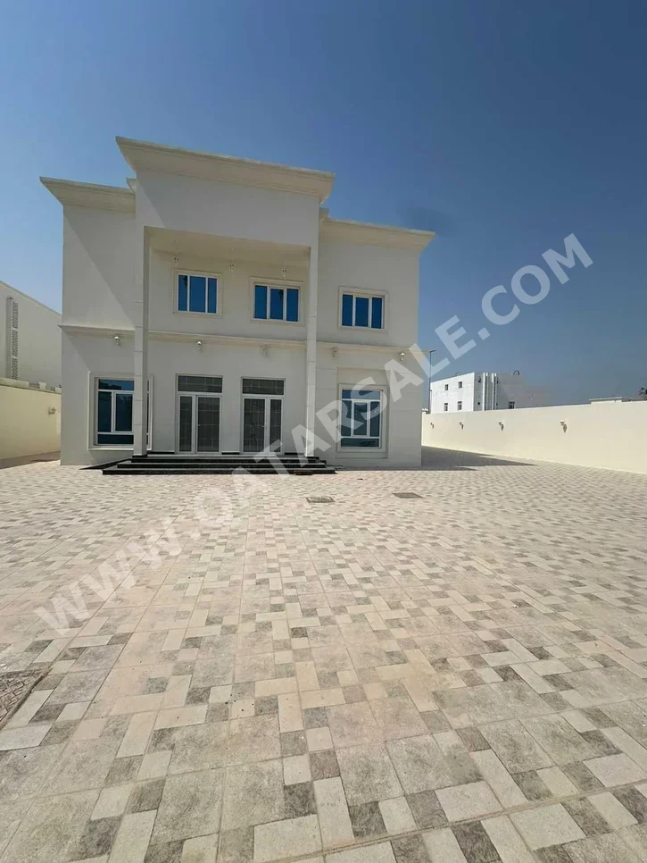 Family Residential  - Not Furnished  - Doha  - Al Dafna  - 6 Bedrooms