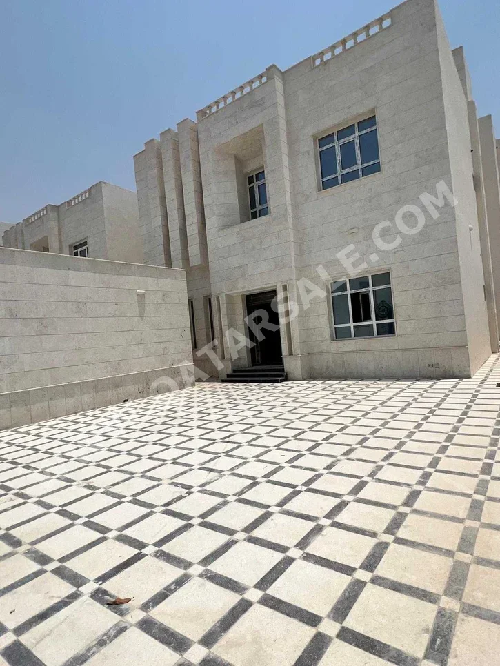 Family Residential  - Not Furnished  - Umm Salal  - Izghawa  - 8 Bedrooms