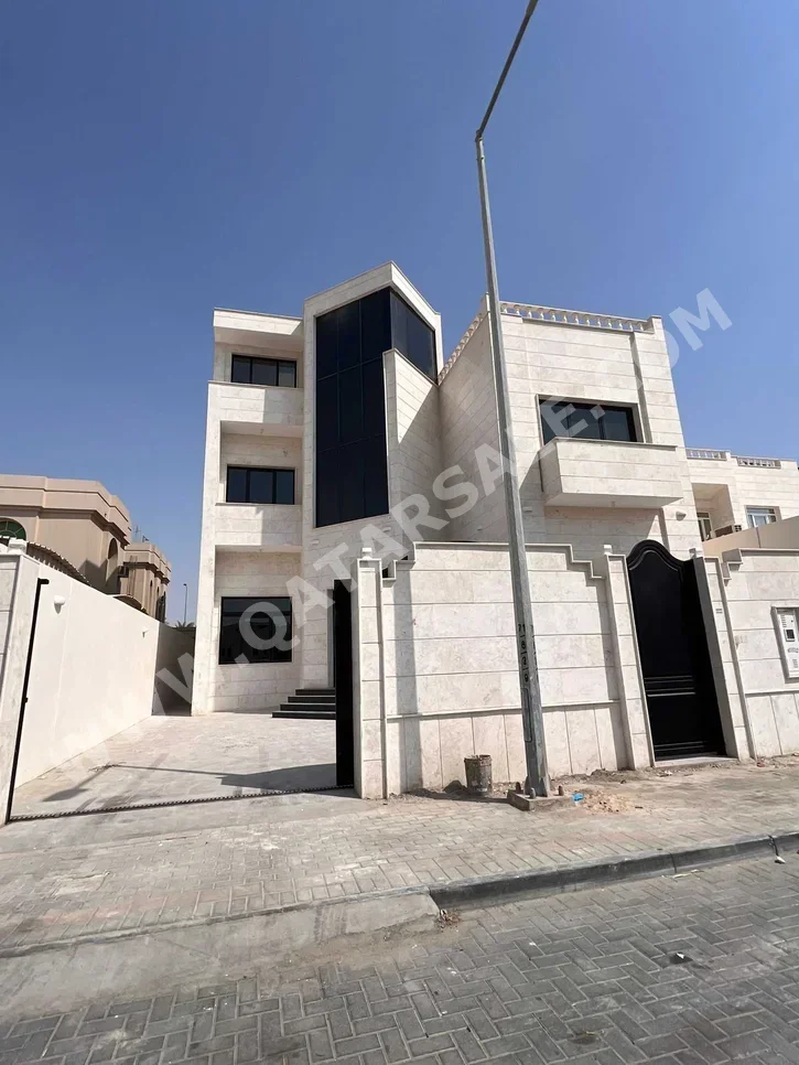 Family Residential  - Not Furnished  - Umm Salal  - Izghawa  - 7 Bedrooms