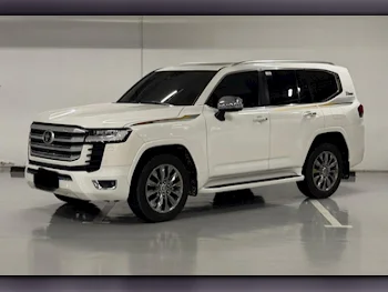 Toyota  Land Cruiser  VXR Twin Turbo  2022  Automatic  40٬000 Km  6 Cylinder  Four Wheel Drive (4WD)  SUV  White  With Warranty