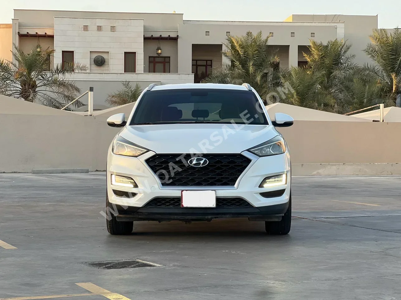 Hyundai  Tucson  2019  Automatic  164,000 Km  4 Cylinder  Front Wheel Drive (FWD)  SUV  White