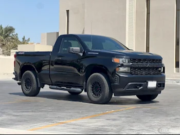 Chevrolet  Silverado  2021  Automatic  62,000 Km  8 Cylinder  Four Wheel Drive (4WD)  Pick Up  Black  With Warranty