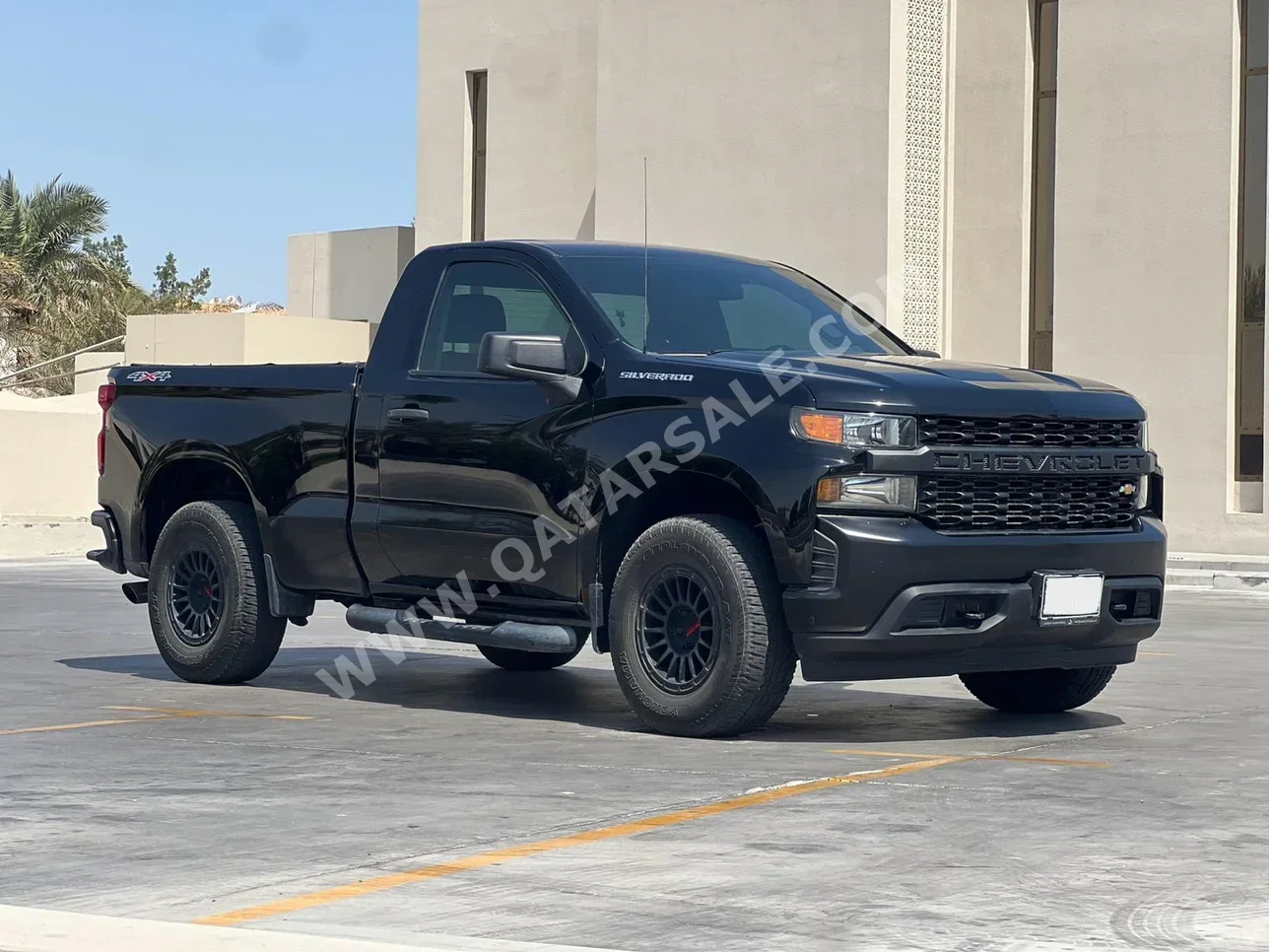 Chevrolet  Silverado  2021  Automatic  62,000 Km  8 Cylinder  Four Wheel Drive (4WD)  Pick Up  Black  With Warranty