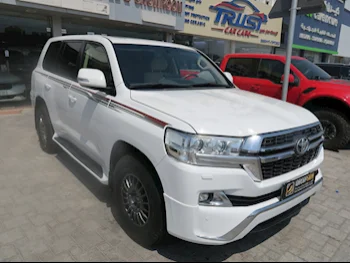 Toyota  Land Cruiser  GXR  2019  Automatic  190,000 Km  6 Cylinder  Four Wheel Drive (4WD)  SUV  White