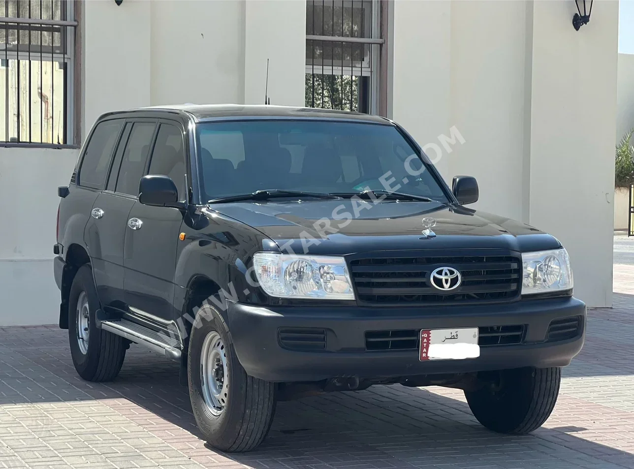 Toyota  Land Cruiser  G  2006  Manual  178,000 Km  6 Cylinder  Four Wheel Drive (4WD)  SUV  Black