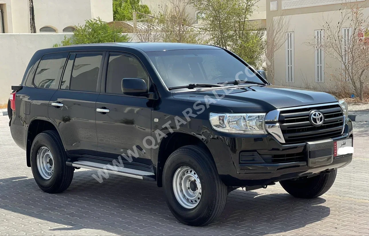 Toyota  Land Cruiser  G  2017  Manual  196,000 Km  6 Cylinder  Four Wheel Drive (4WD)  SUV  Black