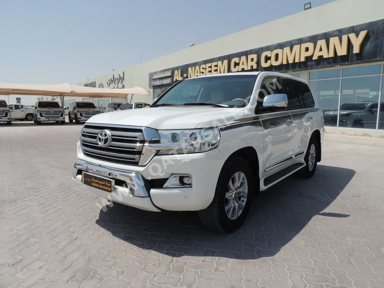 Toyota  Land Cruiser  GXR  2016  Automatic  375,000 Km  8 Cylinder  Four Wheel Drive (4WD)  SUV  White