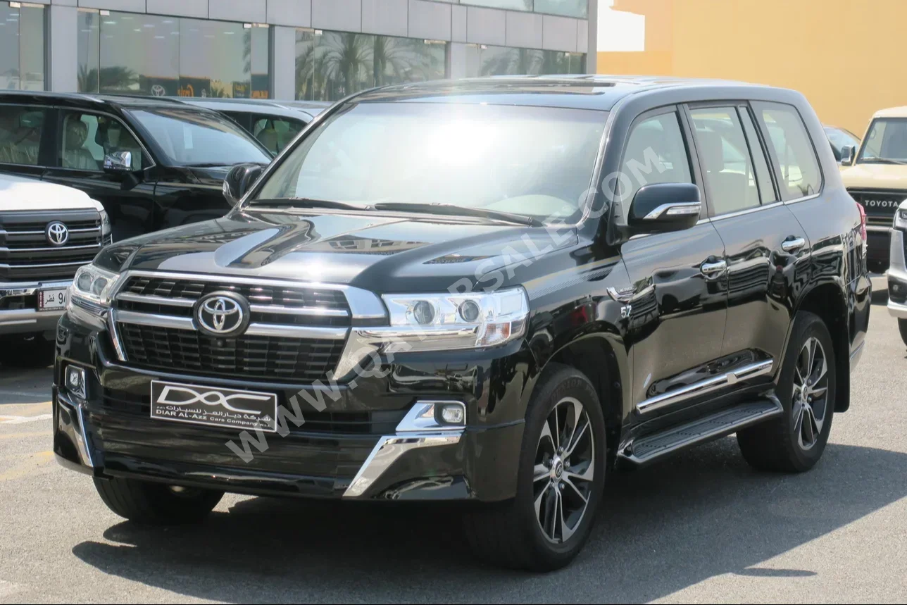 Toyota  Land Cruiser  VXR  2021  Automatic  108,000 Km  8 Cylinder  Four Wheel Drive (4WD)  SUV  Black