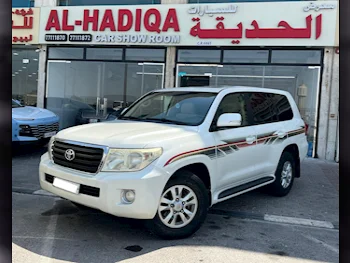 Toyota  Land Cruiser  GX  2013  Automatic  200,000 Km  6 Cylinder  Four Wheel Drive (4WD)  SUV  White