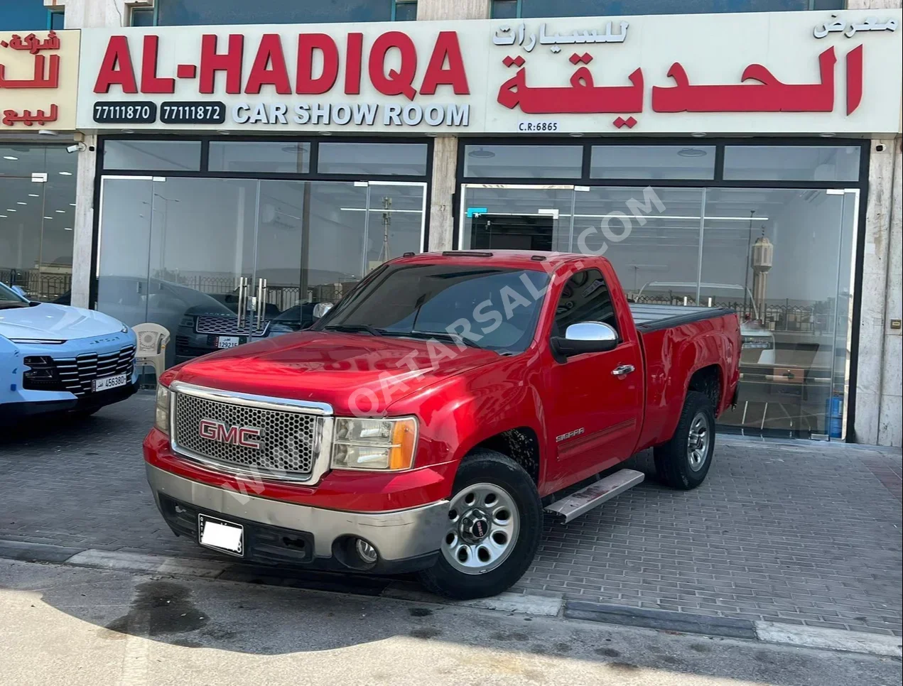 GMC  Sierra  2011  Automatic  212,000 Km  8 Cylinder  Rear Wheel Drive (RWD)  Pick Up  Red