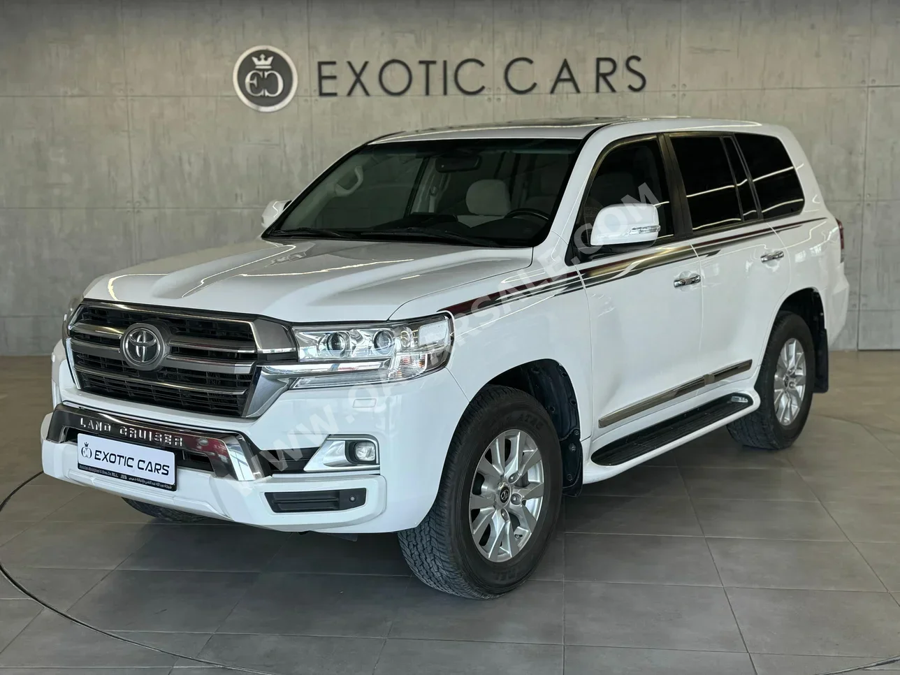 Toyota  Land Cruiser  GXR  2020  Automatic  151,000 Km  8 Cylinder  Four Wheel Drive (4WD)  SUV  White