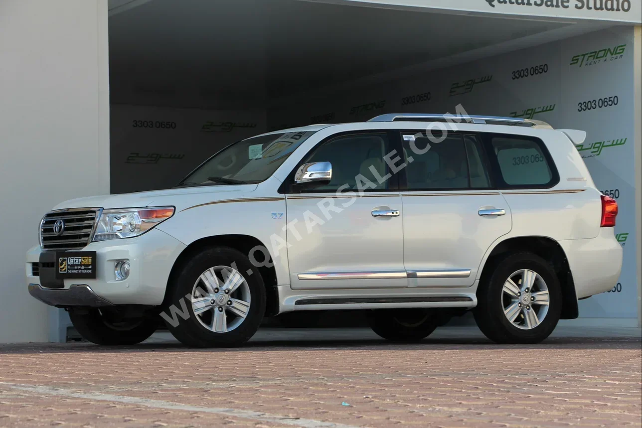 Toyota  Land Cruiser  GXR  2015  Automatic  360,000 Km  8 Cylinder  Four Wheel Drive (4WD)  SUV  Pearl