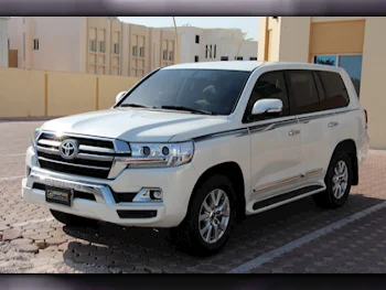 Toyota  Land Cruiser  GX  2016  Automatic  201,000 Km  6 Cylinder  Four Wheel Drive (4WD)  SUV  Pearl