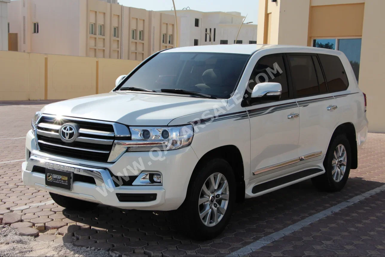 Toyota  Land Cruiser  GX  2016  Automatic  201,000 Km  6 Cylinder  Four Wheel Drive (4WD)  SUV  Pearl