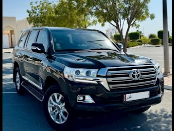 Toyota  Land Cruiser  VXR  2021  Automatic  91,000 Km  8 Cylinder  Four Wheel Drive (4WD)  SUV  Black