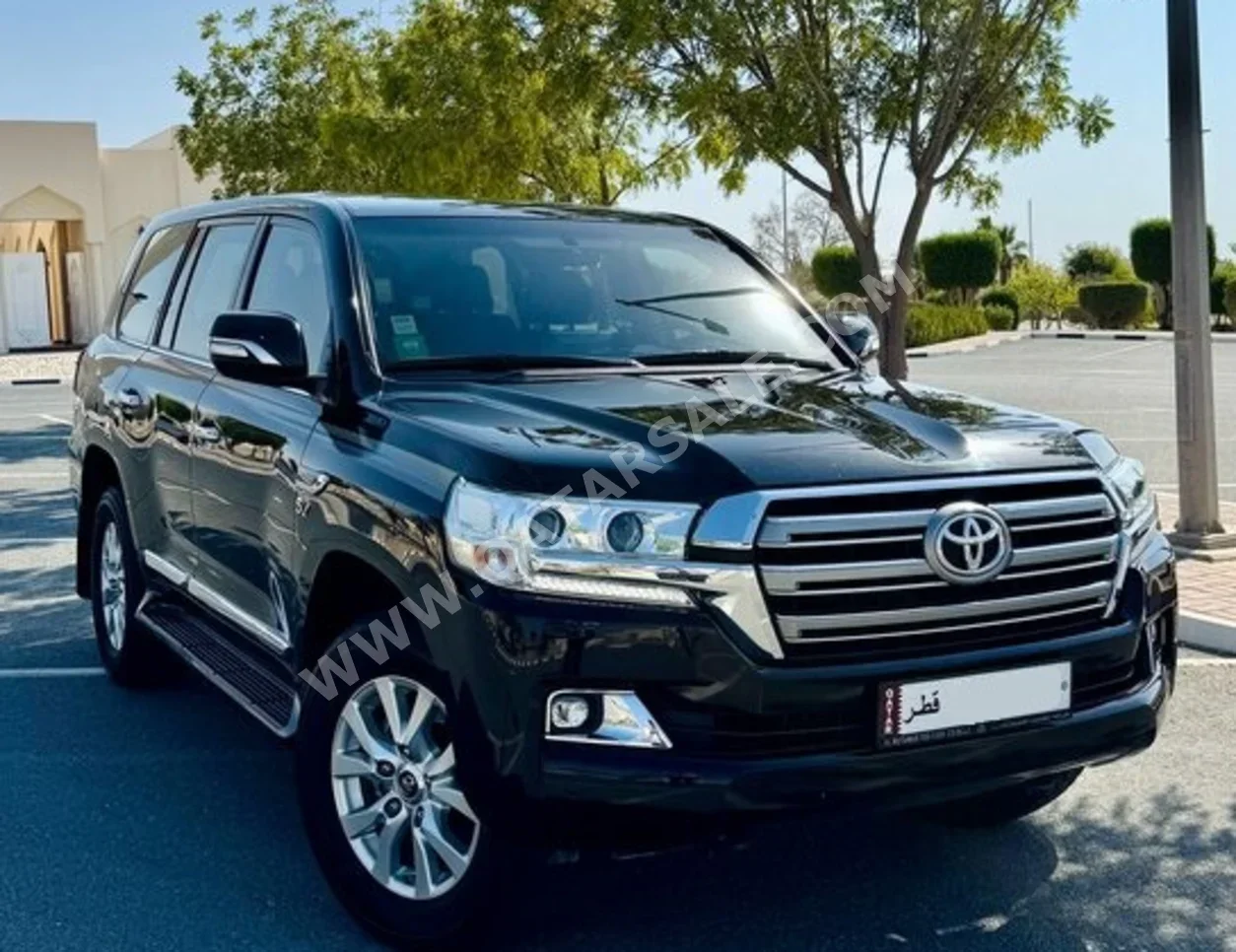 Toyota  Land Cruiser  VXR  2021  Automatic  91,000 Km  8 Cylinder  Four Wheel Drive (4WD)  SUV  Black