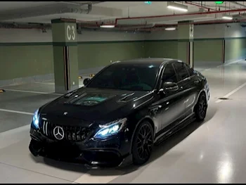 Mercedes-Benz  C-Class  63 AMG Edition 1  2015  Automatic  136٬000 Km  8 Cylinder  Rear Wheel Drive (RWD)  Sedan  Black