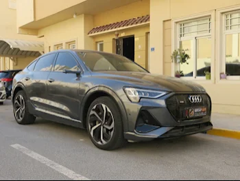 Audi  E-Tron  S-Line  2020  Automatic  39,000 Km  0 Cylinder  All Wheel Drive (AWD)  SUV  Gray  With Warranty